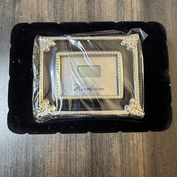 Heirloom Silverplated Quartz Clock New in Box Desk Table Shelf Decor Vintage‎ - Picture 1 of 3